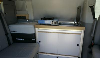 vw-t6-california-beach-cocina-3_tn_1024.jpg