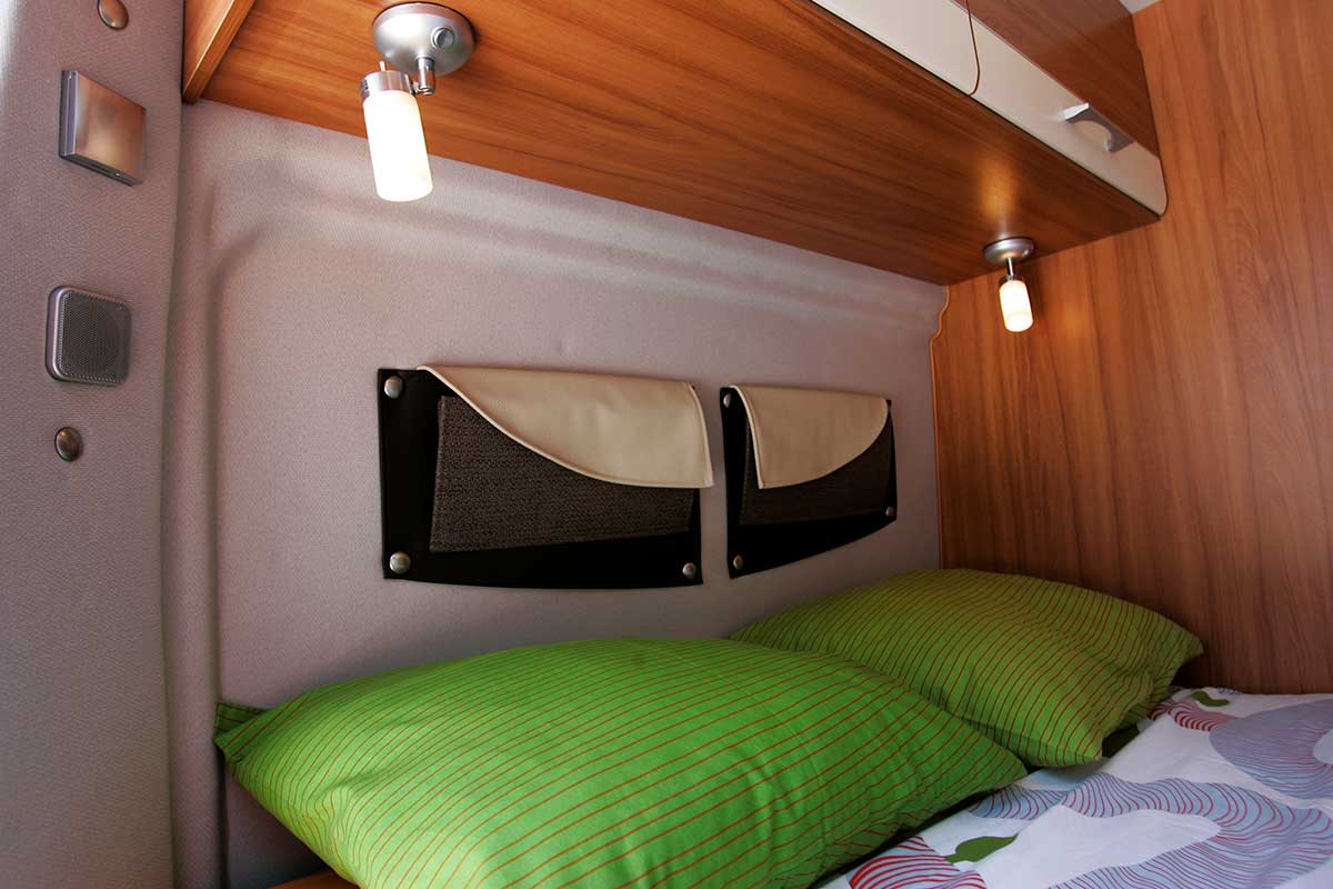 interior furgo maxi camper dormir