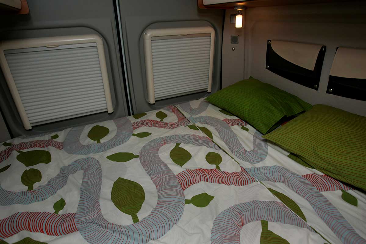 interior furgoneta maxi camper cama